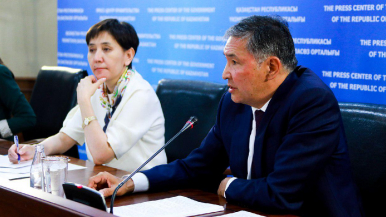 Ағылшын тiлiндегi пәндердiң мұғалiмдерiне үстемақы төленедi – министр