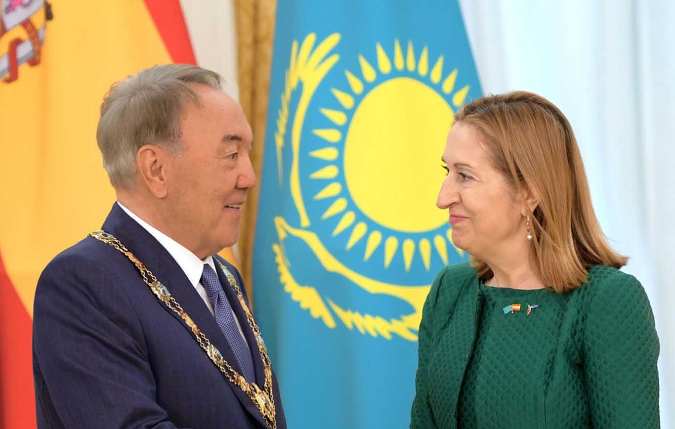 Қазақстан Президенті Испанияның Католиктік Изабелла Орденімен марапатталды