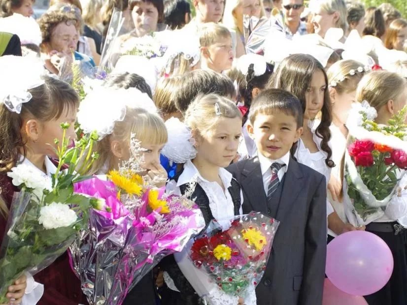 «Мектепке жол»: Биыл 300 мыңнан астам оқушыға көмек көрсетiлмек