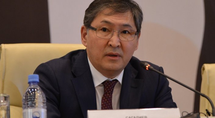 Е.Сағадиев ЖОО оқу бағасының неліктен қымбаттап кеткенін түсіндірді