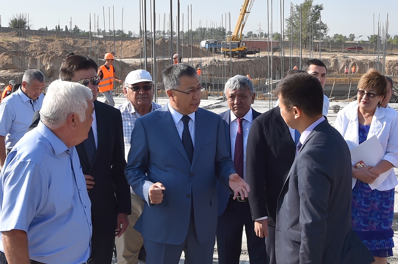 Ж. Түймебаев: Шымкентте көпқабатты үйлерді көптеп салып, баспана кезегін азайту керек