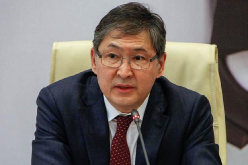 Биыл әкімдердің білім гранттары беріледі — министр Сағадиев