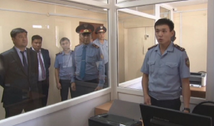 Қарағандының полиция бөлімшелерінде әйнектен жасалған тергеу бөлмелері ашылды