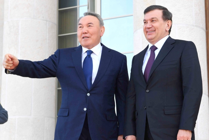 Қазақстан Президенті Ташкент қаласындағы «Тәуелсіздік және гуманизм» монуметіне гүл шоғын қою рәсіміне қатысты