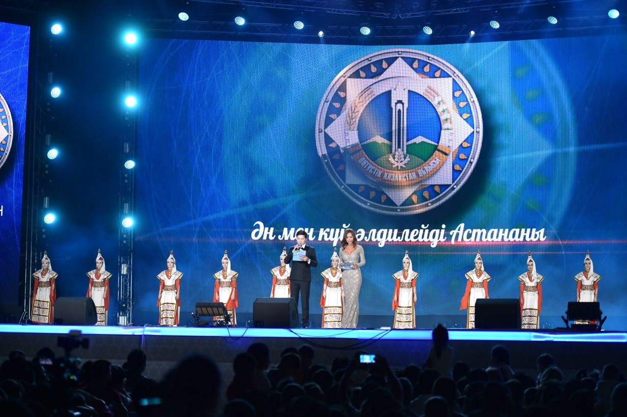 Оңтүстіктен шыққан эстрада жұлдыздары Астана аспанын сазды әуенге бөледі
