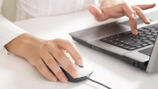 Алматылықтың жеке мәліметтерін жария еткен ХҚКО қызметкері жұмыстан қуылды