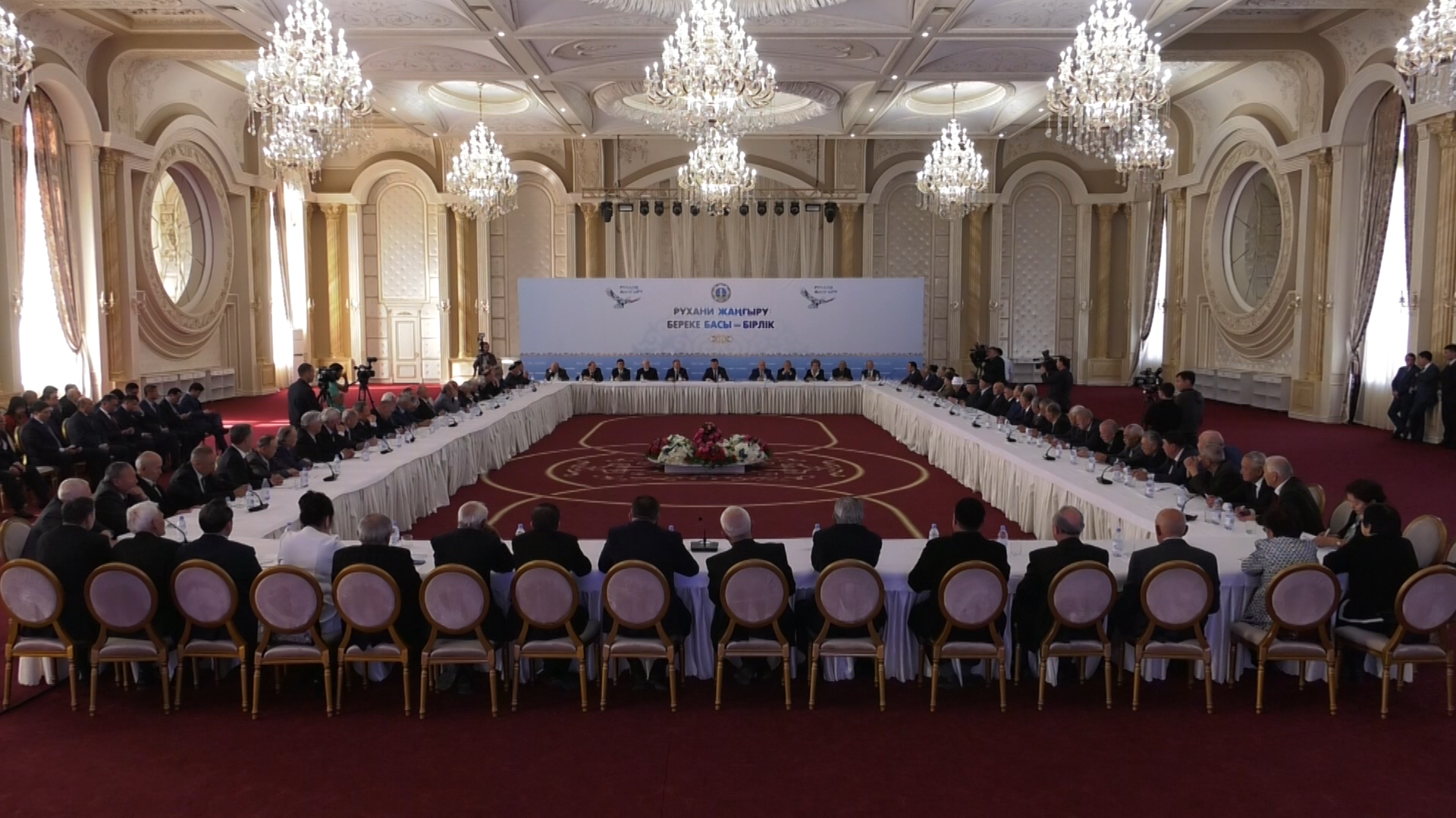 Жансейіт Түймебаев оңтүстік ардагерлерімен кездесті