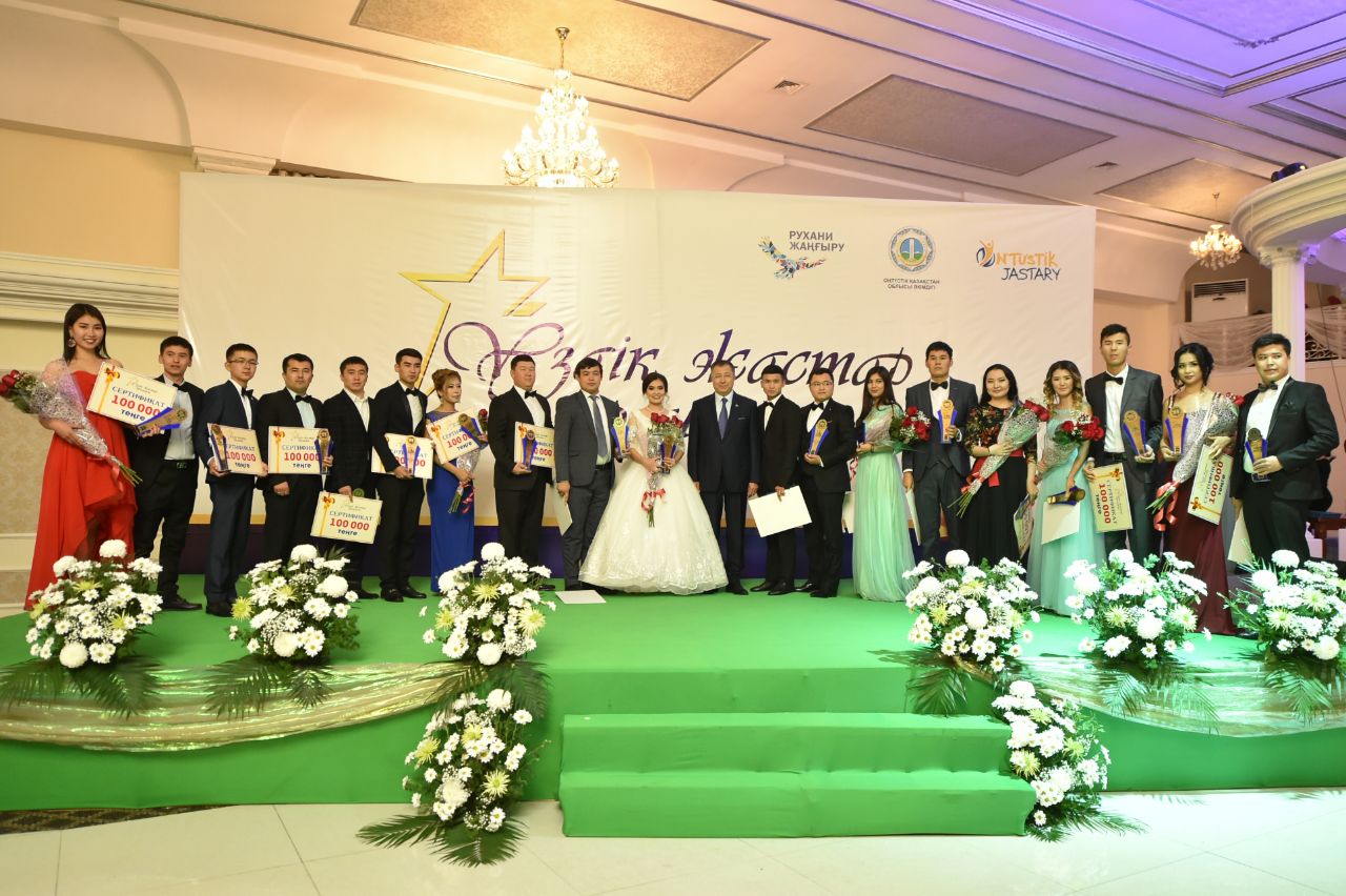 ОҚО әкімі 20 жасқа «Үздік жастар премиясын» табыстады