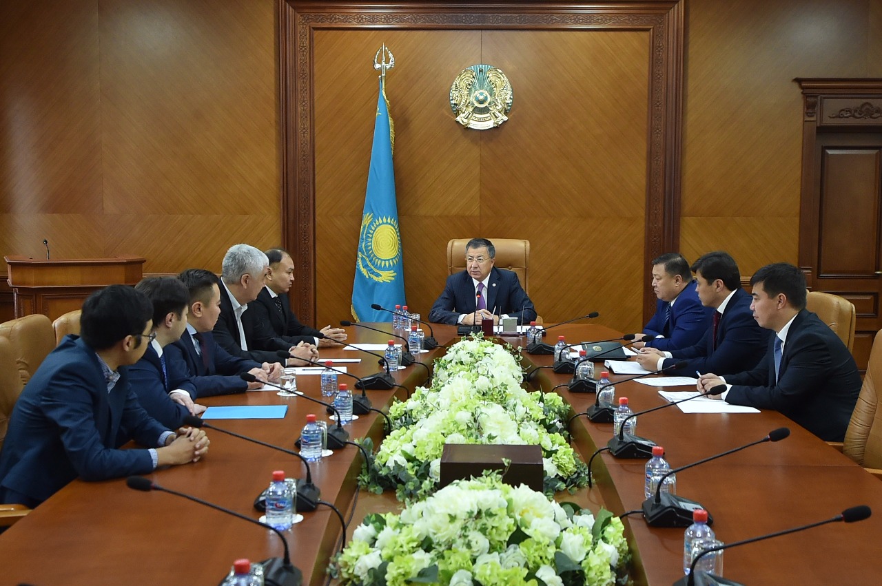 ОҚО әкімі Ж.Түймебаев арнайы насихат тобымен кездесті