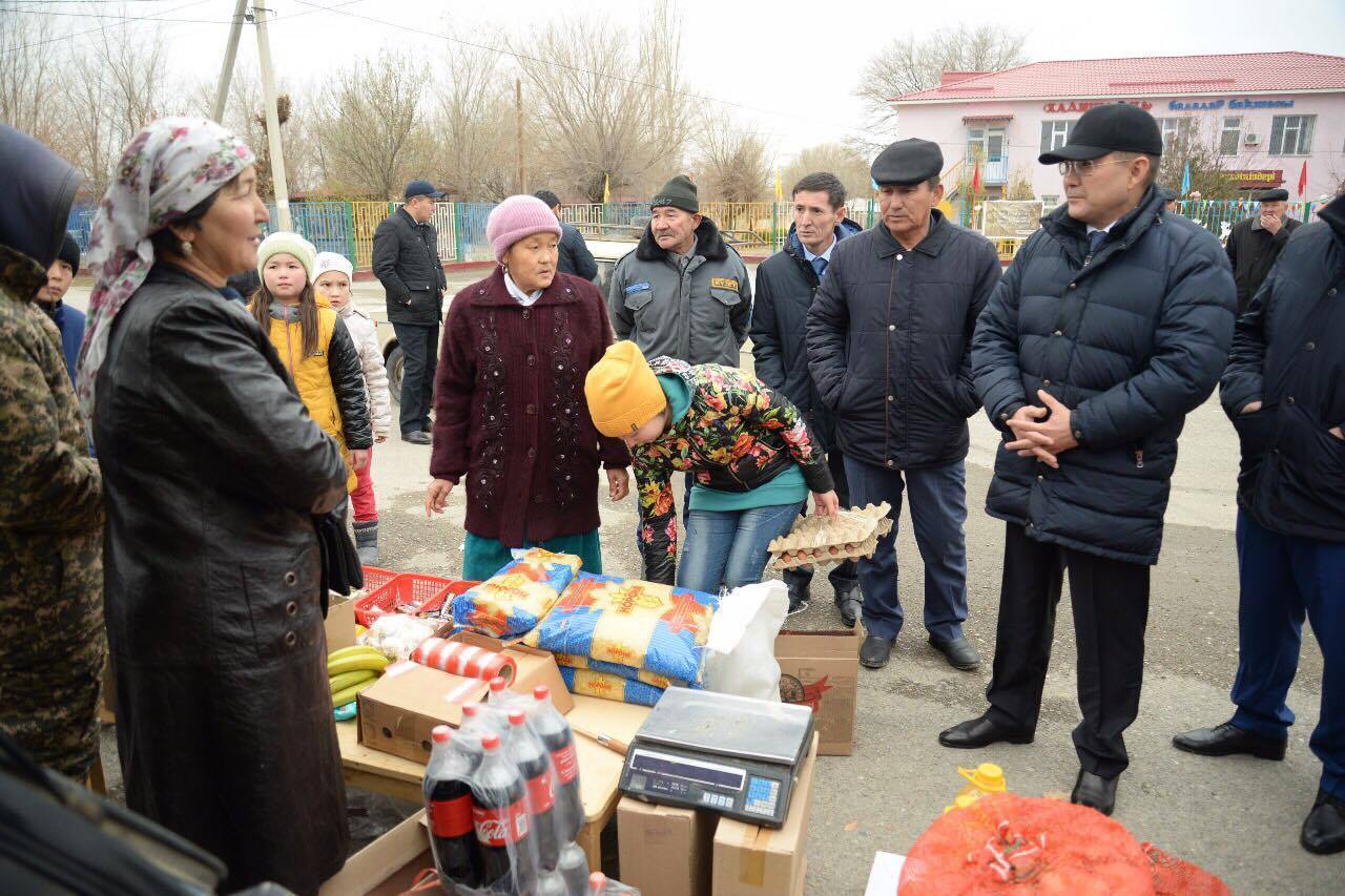 Отырар ауданындағы жәрмеңке