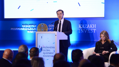 Мемлекет басшысы бизнесті дамытуға жағдай жасаған әкімді марапаттайды