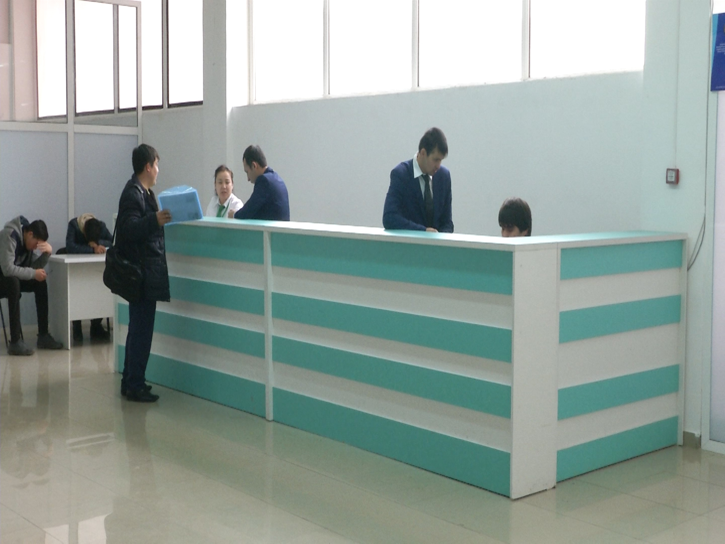 Екі ауысымда қызмет көрсететін орталық