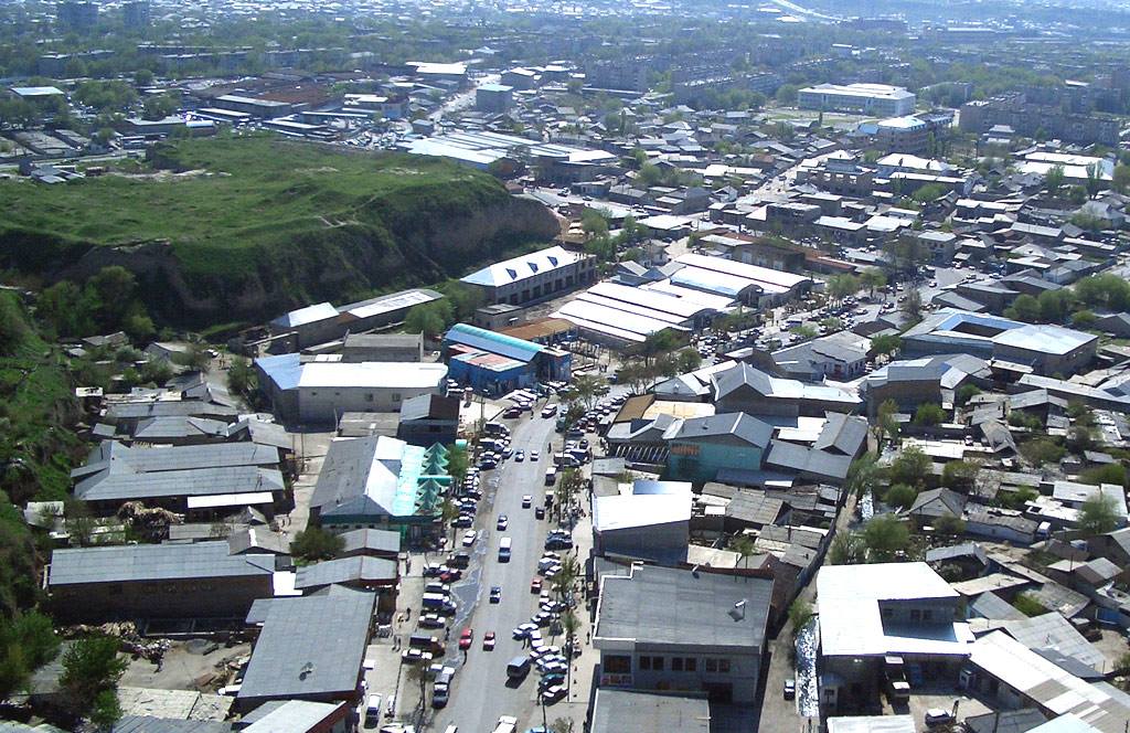 Назарбаев: Ескі үйлерді бұзып, жерді бизнеске беру керек