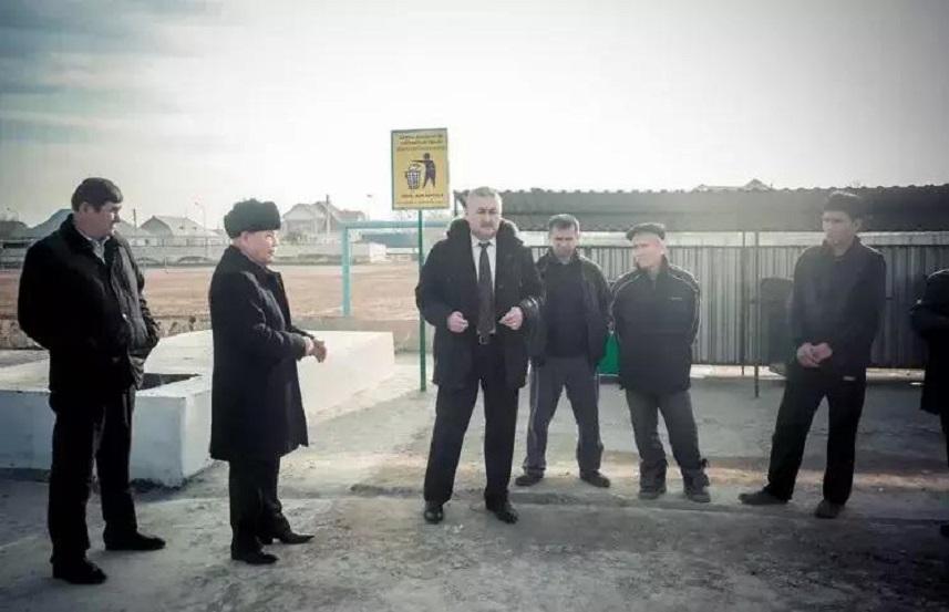 Өткен жылы 3,1 млн теңгеге әжетхана ашқан Жетісай қаласының әкімі Байдуалы Базарбаев парамен ұсталды