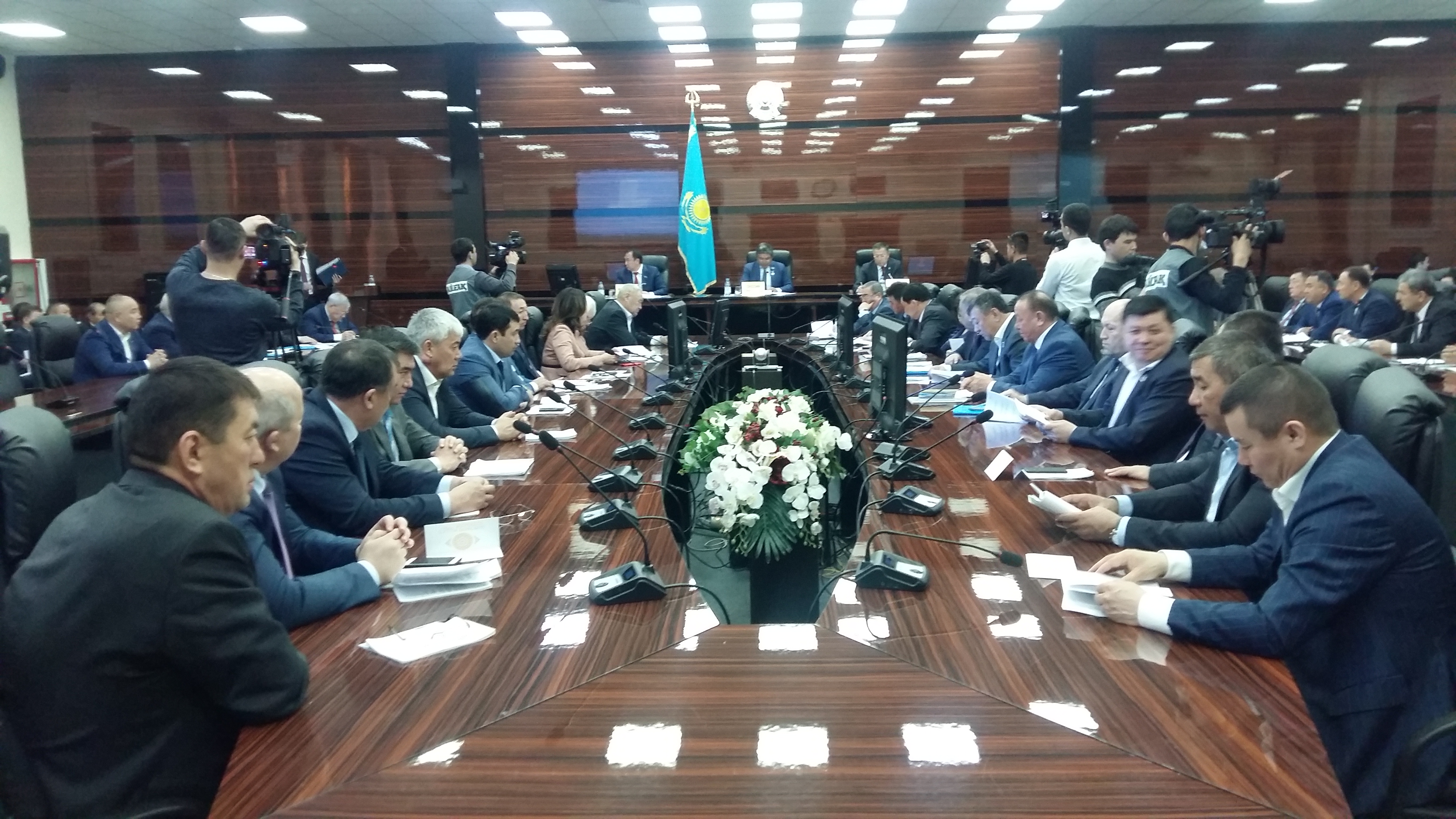 Облыстық мәслихаттың жиырма бірінші сессиясы өтті