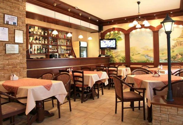 Ақтөбеде қайырымды кәсіпкер студенттерге арнап тегін кафе ашты