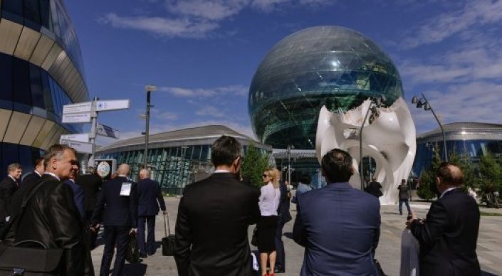 Назарбаев Астананы қазанға теңеді