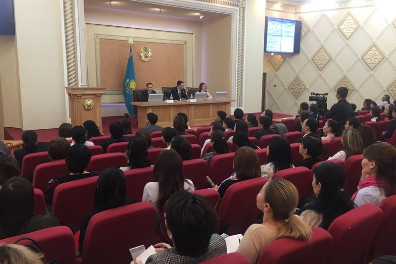 Маңғыстауда мемлекеттік қызметшілердің жалақысы 2 есеге өсті