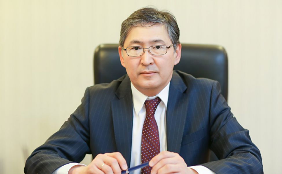 Сағадиев: 2019 жылы 13,5 мың мұғалім төрт пәнді ағылшын тілінде беруді бастайды