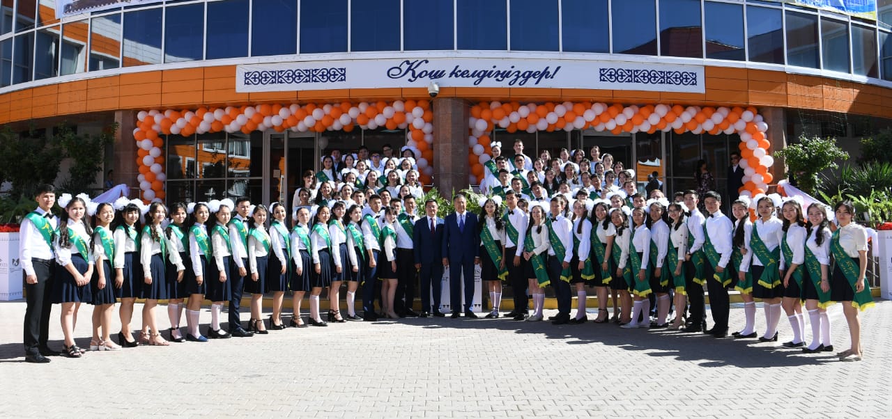 Бүгін Оңтүстіктен 33766 оқушы түлеп ұшты