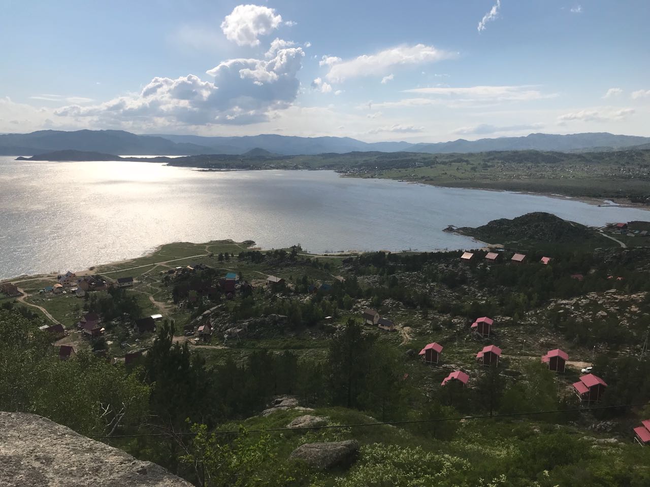 «Кселл» Бұқтырма су қоймасындағы барлық демалыс орындарын мобильді интернетпен қамтамасыз етті