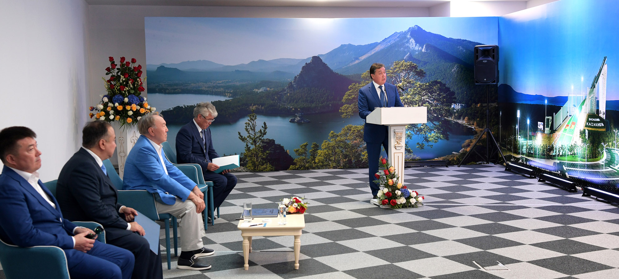 Нұрсұлтан Назарбаев трамплинді шаңғы спортының республикалық базасын аралап көрді