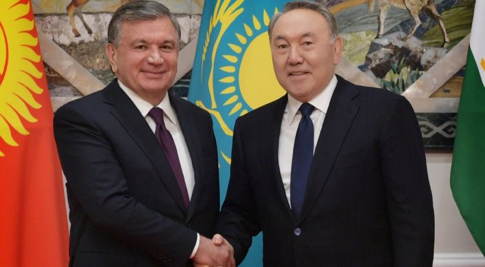 Назарбаев Мирзиёевті туған күнімен құттықтады