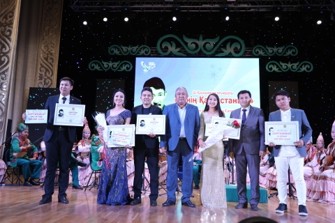 Қазақ әнінің падишасы Шәмші әндері шарықтайды