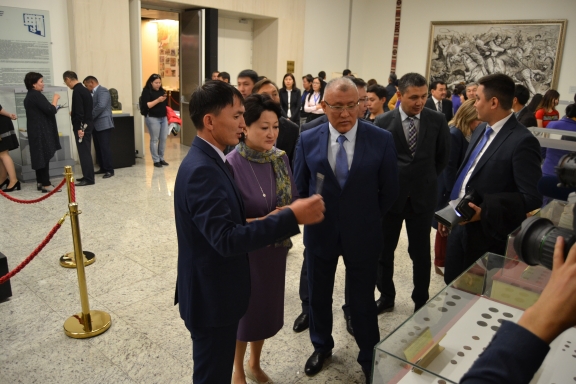 Астанада «Түркістан жауһарлары көрмесі» ашылды