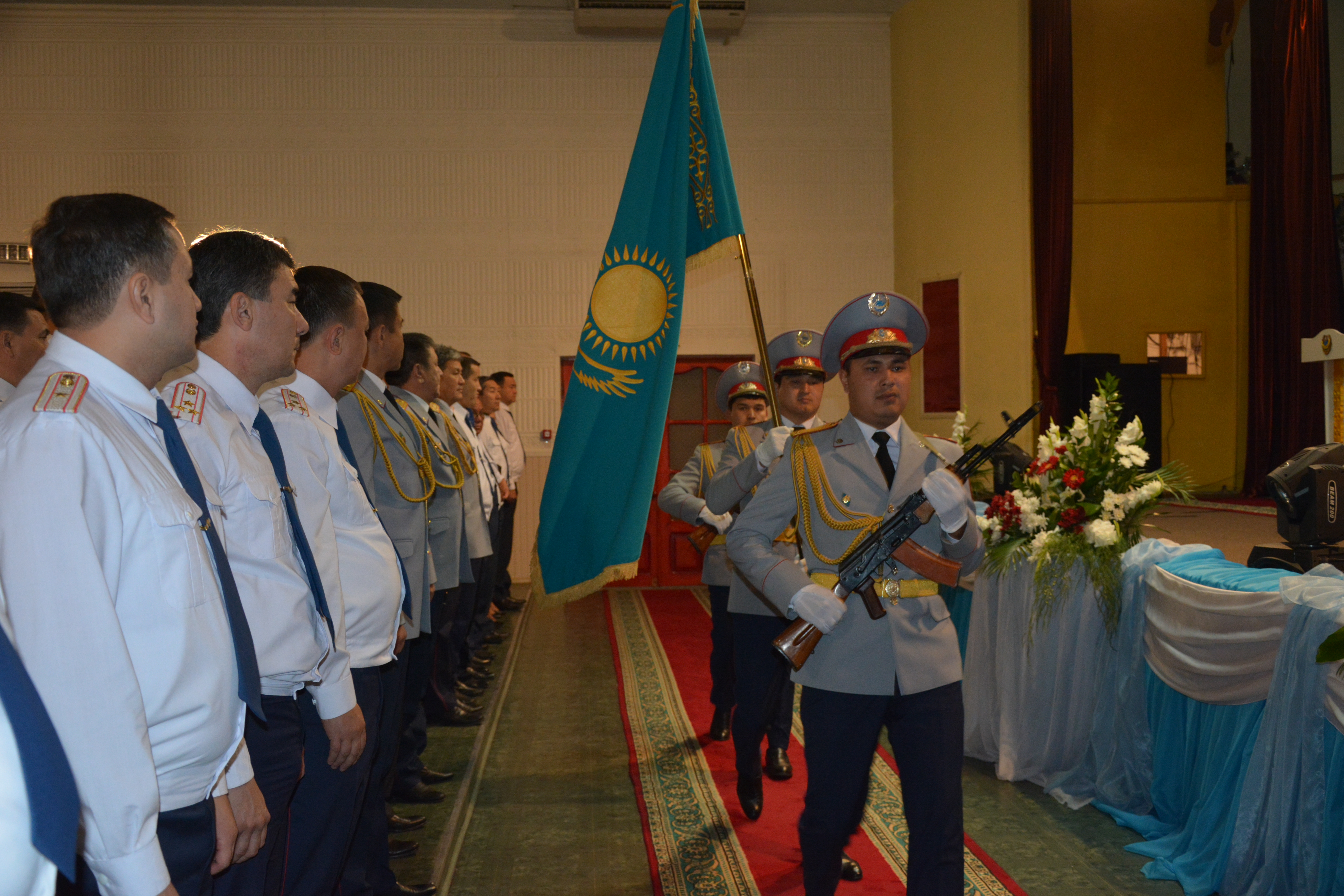 Түркістан облысының ІІД қызметкерлері Конституция күнін атап өтті