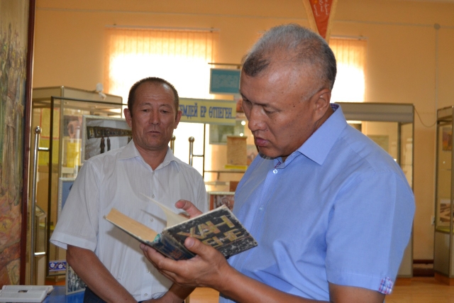 ТҮРКІСТАНДА БАТЫРЛАР РУХЫН АСҚАҚТАТАР КӨРМЕ АШЫЛДЫ