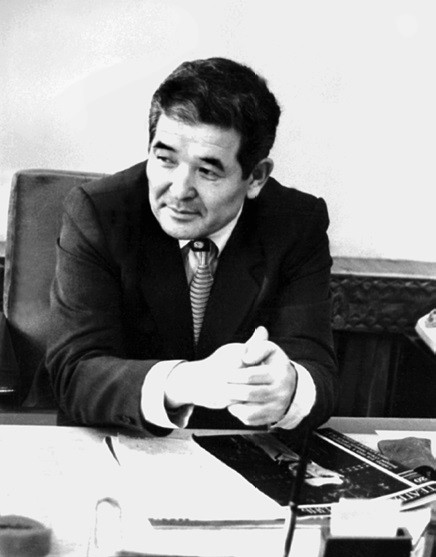 ҰЛТ ҚАЙРАТКЕРІ — ҰРПАҚ ЖАДЫНДА. ТҮРКІСТАНДЫҚ МУЗЕЙ ҚЫЗМЕТКЕРЛЕРІ ӨЗБЕКӘЛІ ЖӘНІБЕКОВТІ ЕСКЕ АЛУ ШАРАСЫН ӨТКІЗДІ