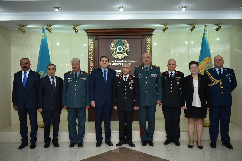 МИНИСТР ТҮРІК РЕСПУБЛИКАСЫНЫҢ ЖАНДАРМЕРИЯСЫ БАС ҚОЛБАСШЫСЫМЕН КЕЗДЕСТІ