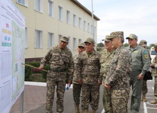 Қорғаныс министрі Қарағанды гарнизонының әскери бөлімдері мен бөлімшелеріне барды