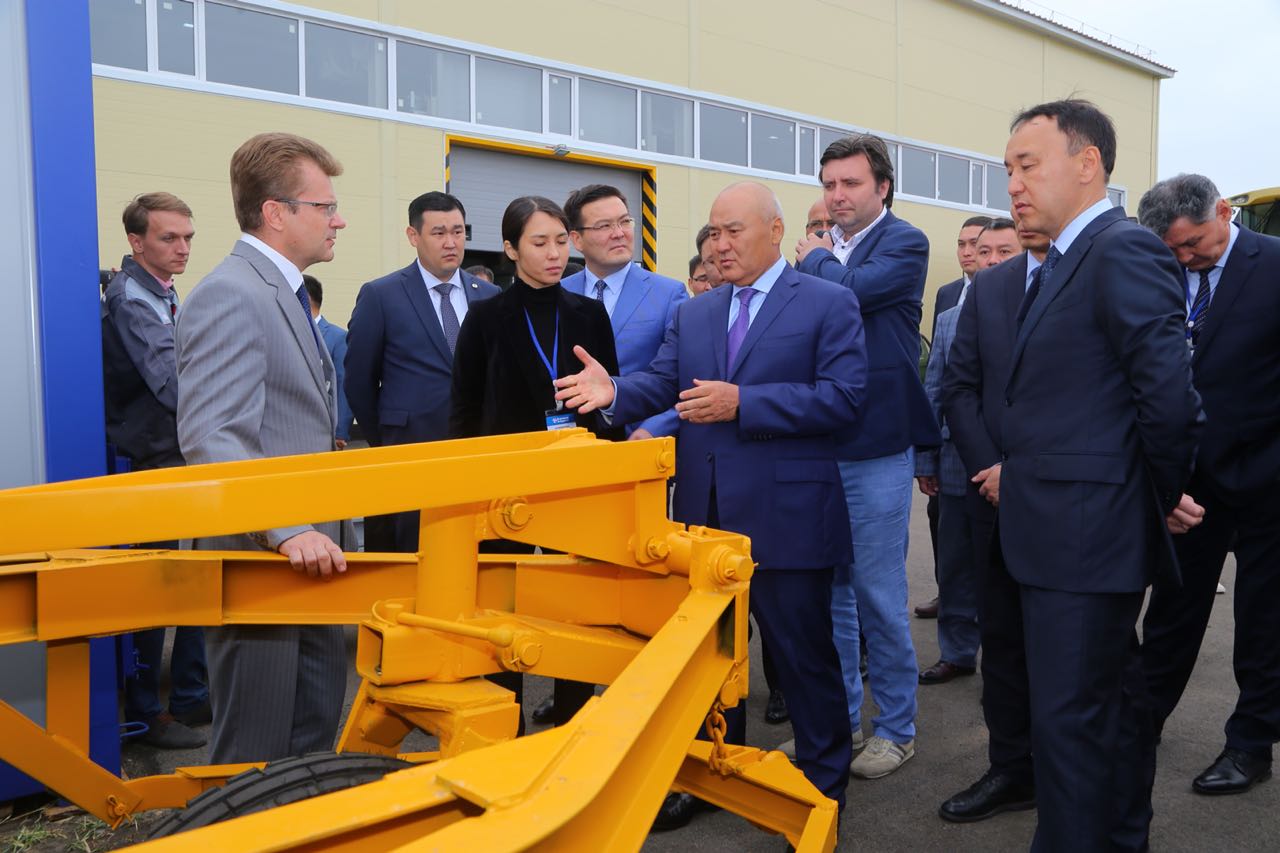 ӨМІРЗАҚ ШӨКЕЕВ: ҚОСТАНАЙЛЫҚ ФЕРМЕРЛЕРГЕ БАРЫНША ЖЕҢІЛДІКТЕР ЖАСАЙМЫЗ