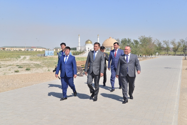 ОТЫРАР АУДАНЫ «АДАЛ ЖОЛ» ЭСТАФЕТАСЫН КЕНТАУ ҚАЛАСЫНА САЛТАНАТТЫ ТҮРДЕ ТАПСЫРДЫ