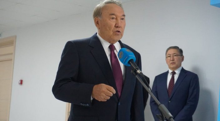 Мемлекет басшысы Білім күнімен құттықтады