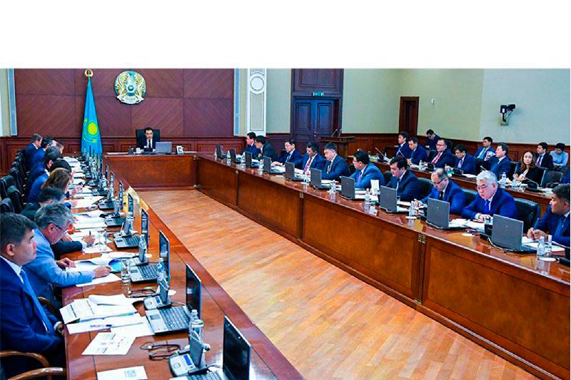 Баспана, орталықтар мен гранттар — Дархан Кәлетаев жастарды қалай әлеуметтендірмек