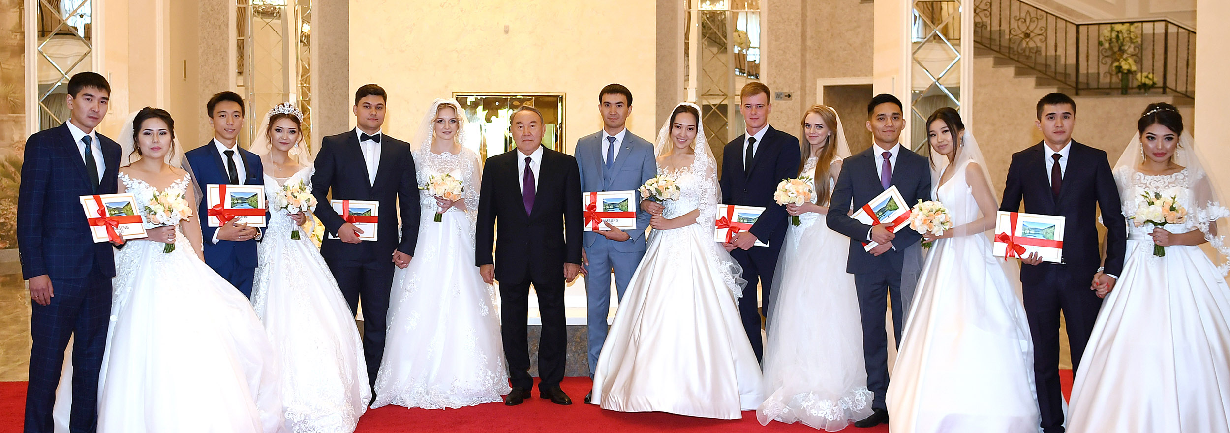 Мемлекет басшысы «Ақ сарай» салтанат сарайына барды