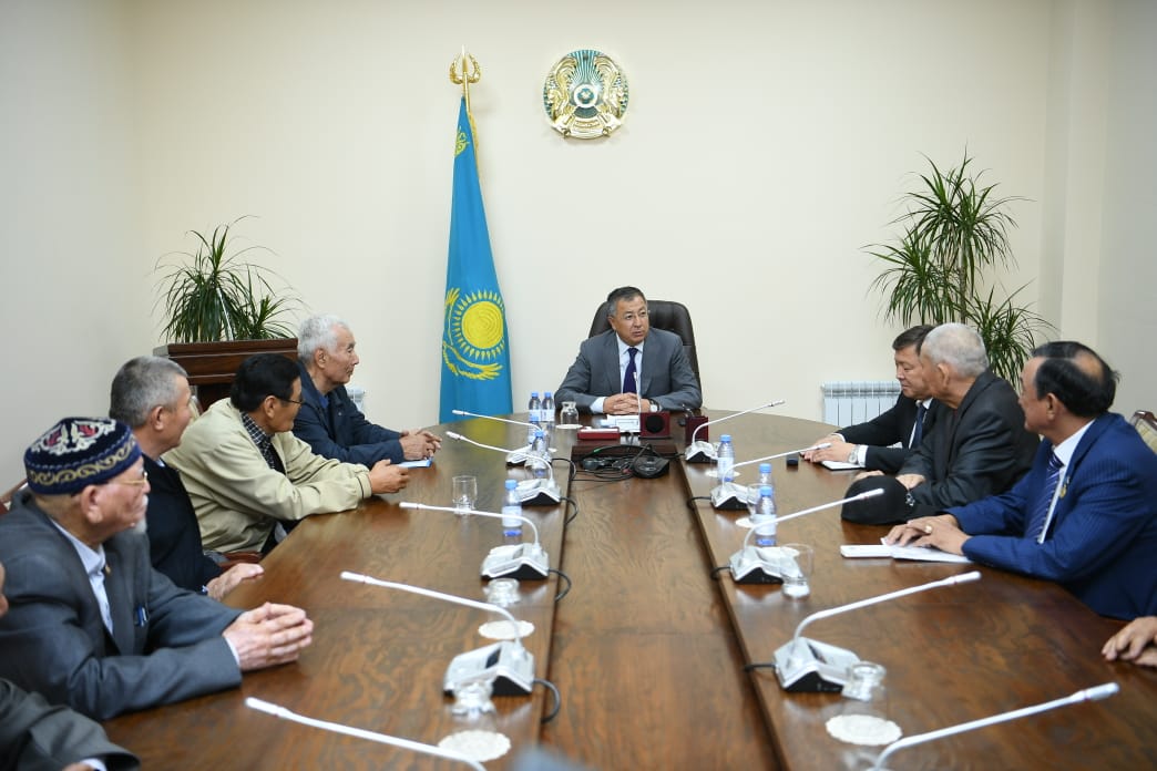 Ж.ТҮЙМЕБАЕВ АРДАГЕРЛЕРДІ ТҮРКІСТАНДЫ БІРЛЕСІП ТҮЛЕТУГЕ ШАҚЫРДЫ