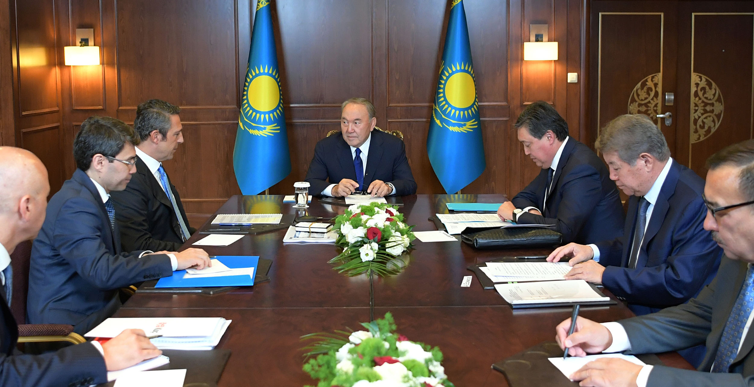 Нұрсұлтан Назарбаев «Коч Холдинг» компаниясы басқармасының төрағасы Али Йылдырым Кочпен кездесті
