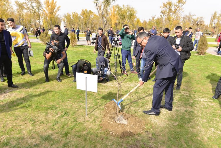 «Үшбұлақ» жағалауы тараздықтардың сүйікті демалыс орнына айналды