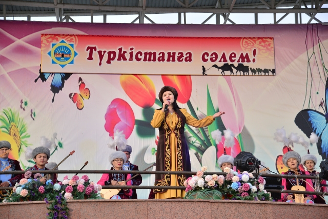 ОТЫРАРЛЫҚ ӨНЕР КӨШІ ТҮРКІСТАНҒА КЕЛДІ