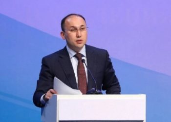 Дәурен Абаев ШҚО-ның БАҚ өкілдерімен саланы дамыту мәселелерін талқылады