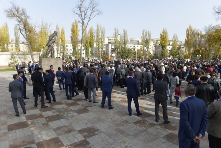 Тараздағы Қайрат Рысқұлбеков атындағы саябақ қайта жаңғыртылды