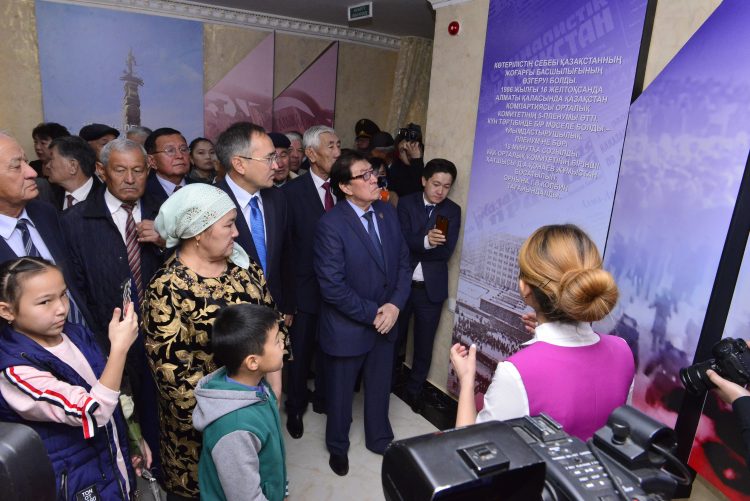 Тараздағы Қайрат Рысқұлбеков атындағы саябақ қайта жаңғыртылды