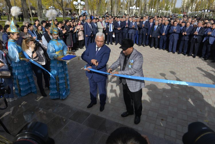 Тараздағы Қайрат Рысқұлбеков атындағы саябақ қайта жаңғыртылды