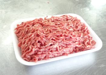 Еліміздің дүкен сөрелерінен ресейлік төрт компанияның сапасыз ет өнімдері алынып тасталуда