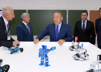 Нұрсұлтан Назарбаев «Әсем» білім беру және таным орталығына барды