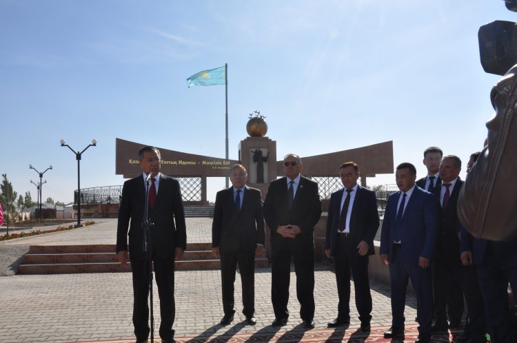 Созақ ауданы мерейтойын кең көлемде тойлауда